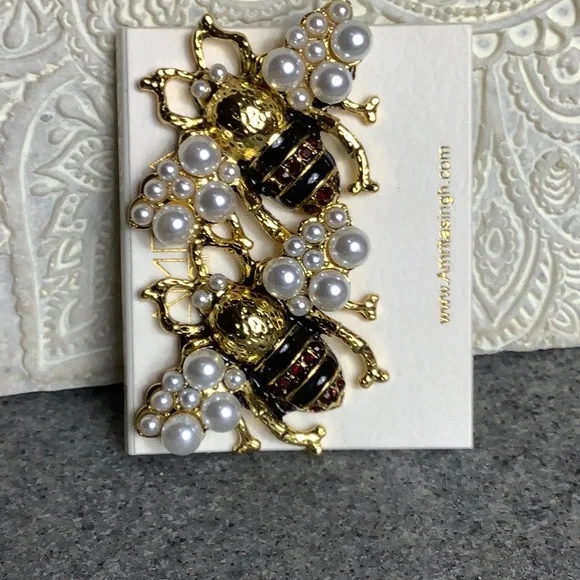 NWT Amrita Singh bumble bee clip earrings - Picture 3 of 3